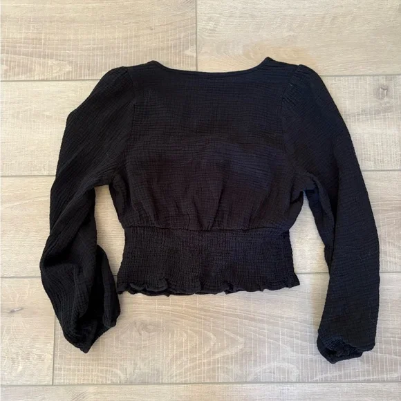 Madewell Julienne smocked Black Textured V-Neck Blouse - Picture 6 of 7